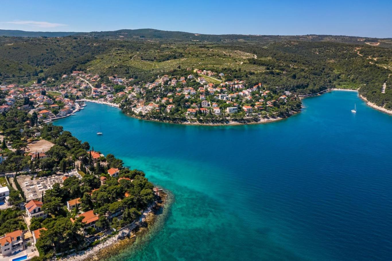 Apartments By The Sea Splitska, Brac - 2923 Postira Esterno foto